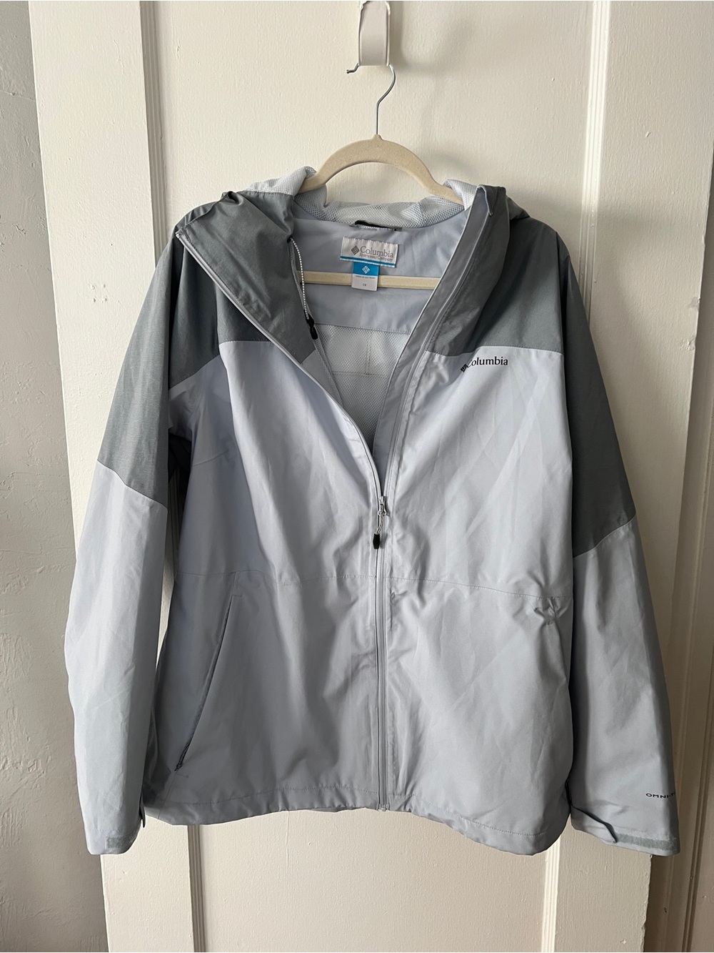 Columbia Women's Two-Tone Light Gray & Dark Gray Waterproof Hooded Jacket